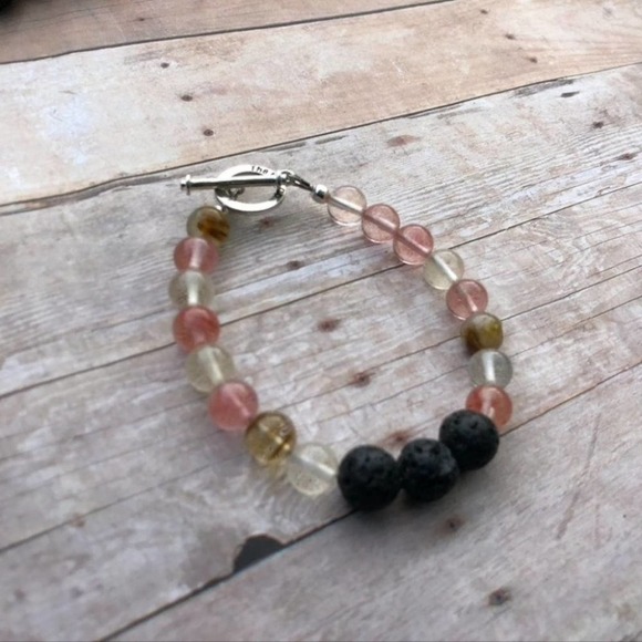 Quartz Aromatherapy Bracelet - Picture 1 of 6